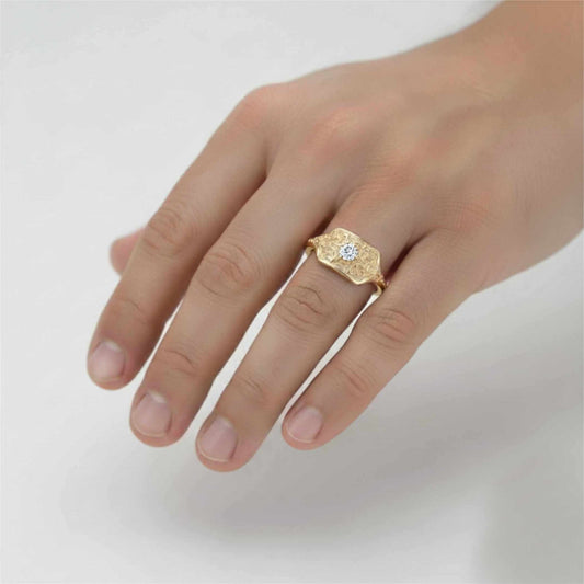 Vintage Scrollwork Signet Ring in 18K Yellow Gold | Unisex
