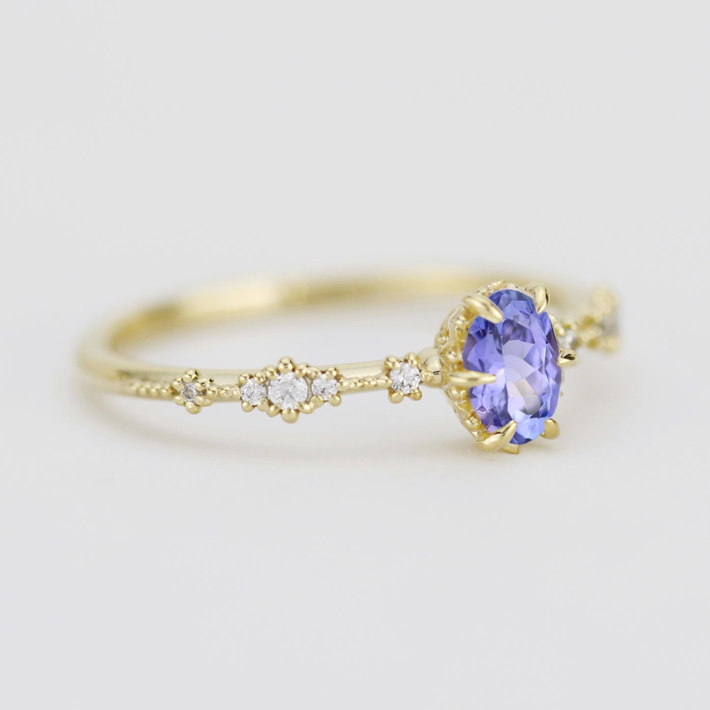 0.5 Ct Oval Tanzanite Vintage Lace Diamond Engagement Ring 18K Gold