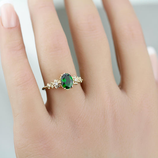 Vintage Floral Engagement Ring – Natural Chrome Diopside Oval Gem with Diamonds – 18K Solid Gold Handmade Ring