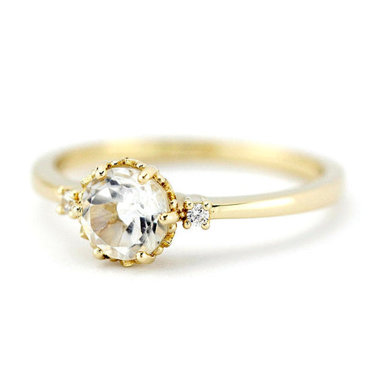 Engagement ring round | White topaz and diamond ring - NOOI JEWELRY