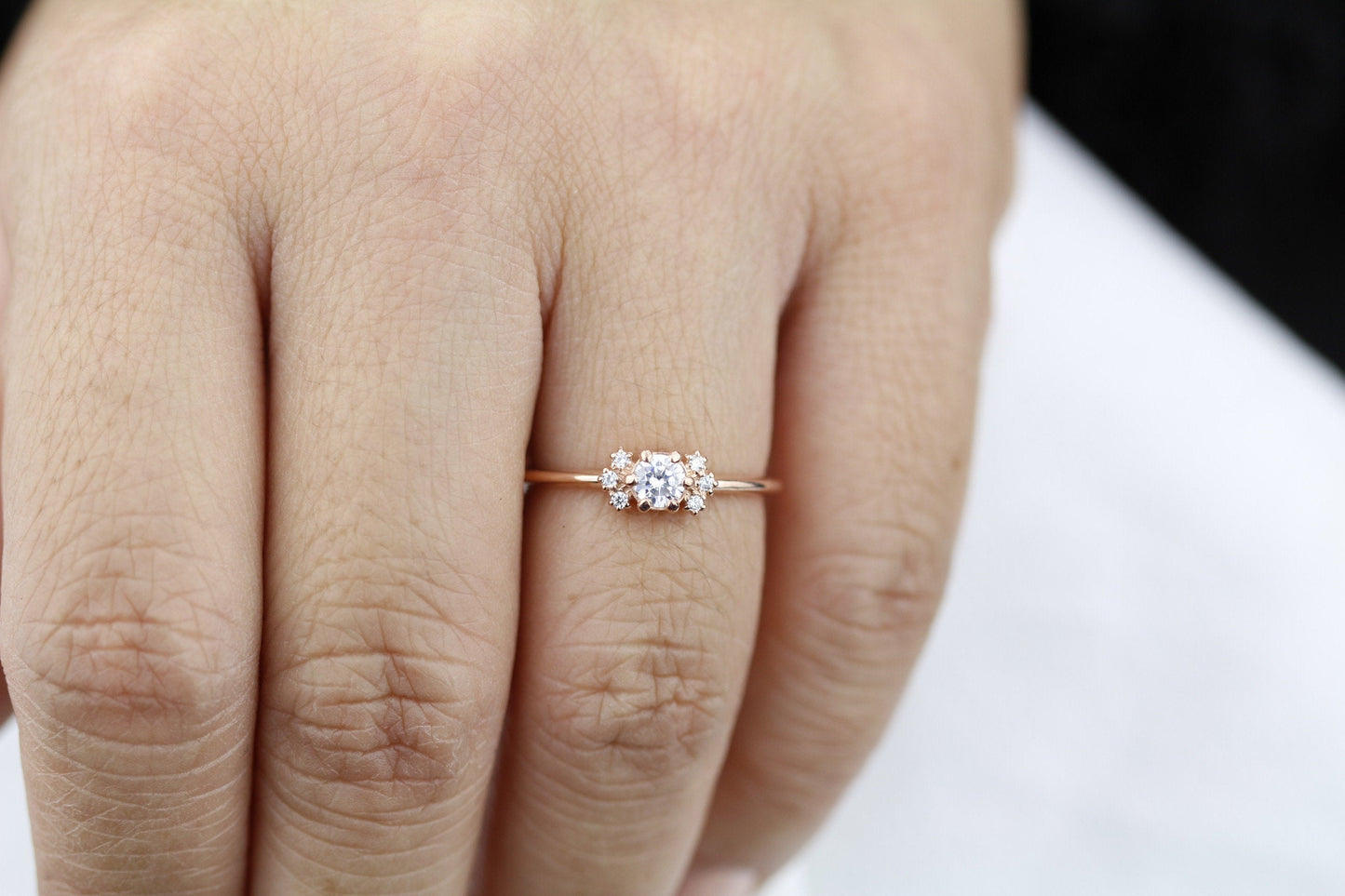 Round engagement ring with side stones rose gold - NOOI JEWELRY