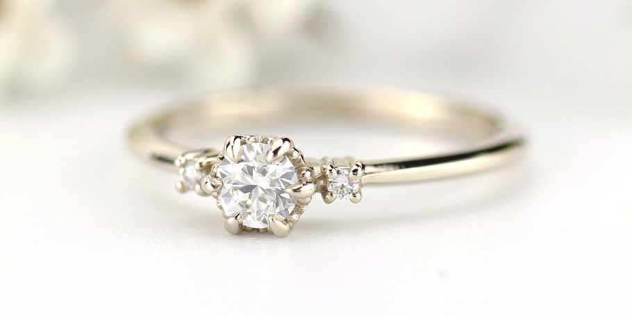 Which is the most popular style of an engagement ring