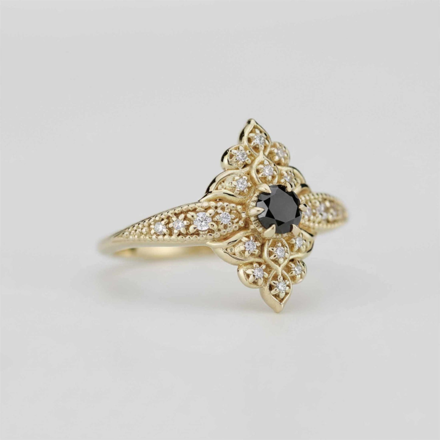 Bague de fiançailles Art Déco en or 18 carats et diamants noirs, modèle Dahlia 