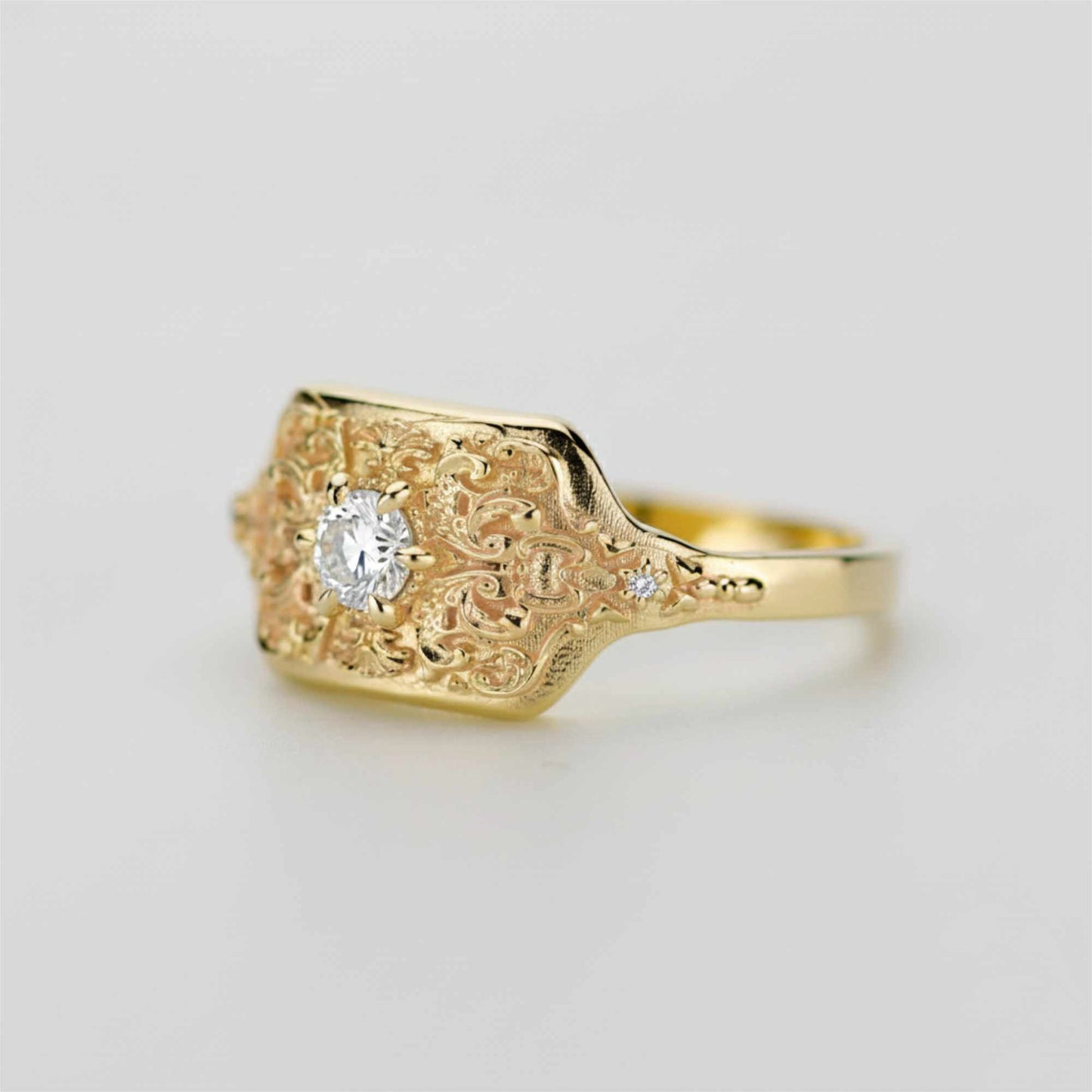 Vintage Scrollwork Signet Ring in 18K Yellow Gold | Unisex
