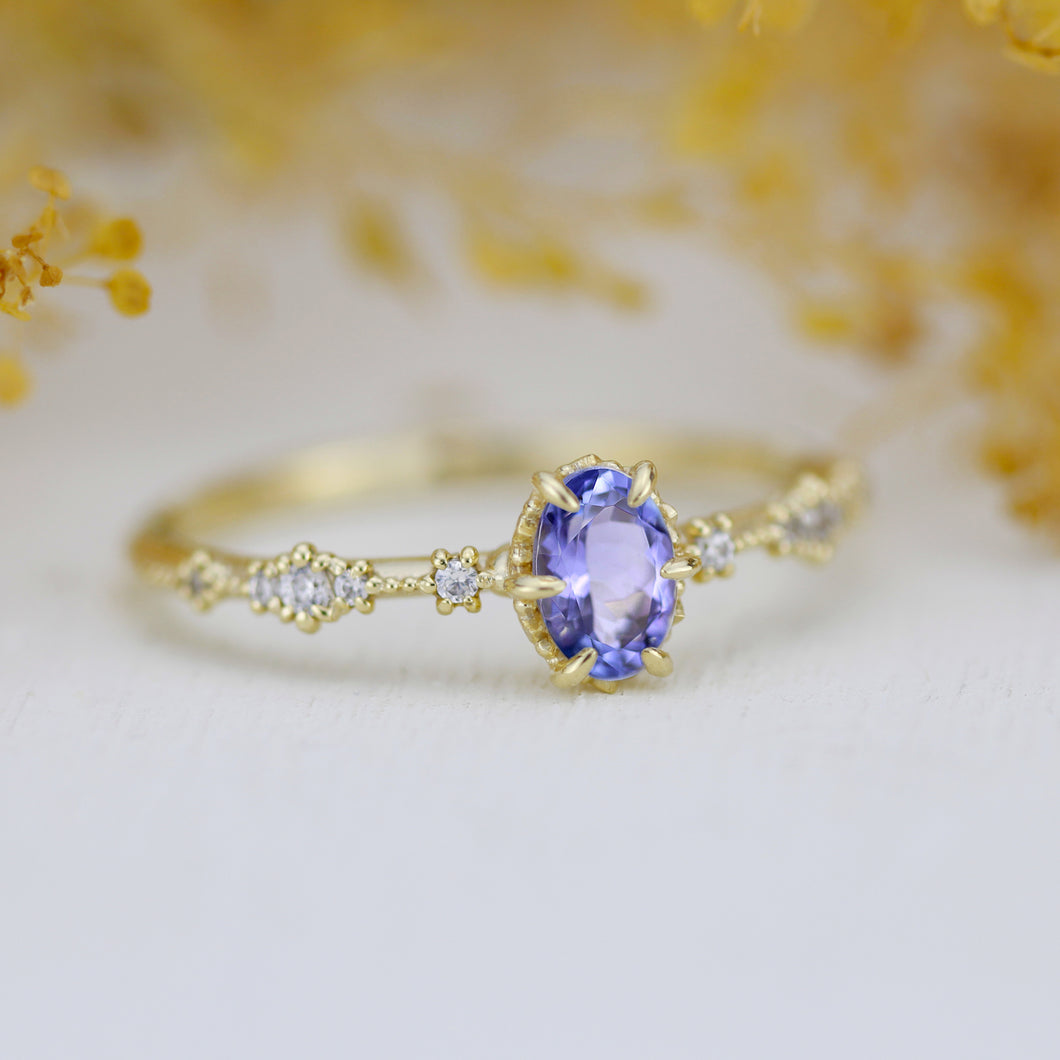 0.5 Ct Oval Tanzanite Vintage Lace Diamond Engagement Ring 18K Gold