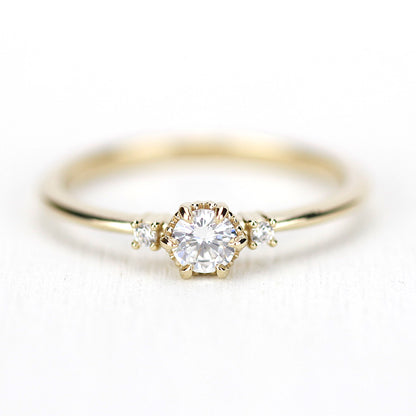 18 Karat Gold Dreistein Vintage-Kronen-Diamantring | 0,2 Karat Naturdiamant Verlobungsring