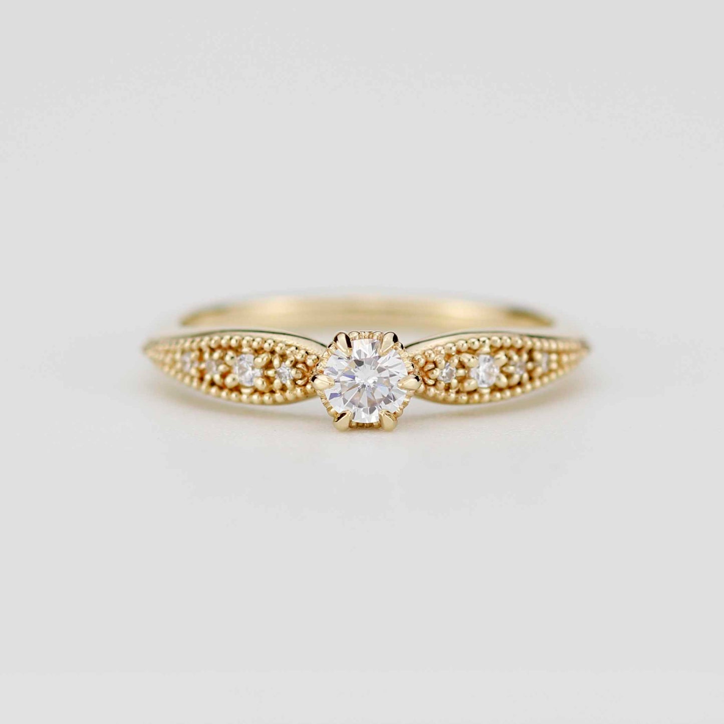 Milgrain tapered Solo Heirloom Ring | 18k gold and natural diamonds