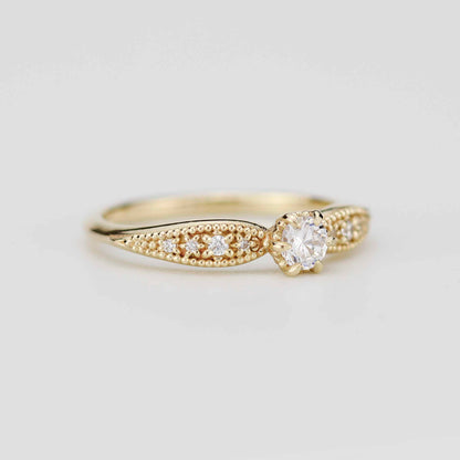 Milgrain tapered Solo Heirloom Ring | 18k gold and natural diamonds