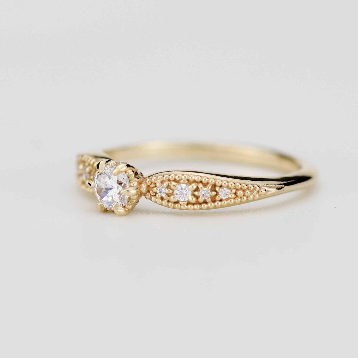 Milgrain tapered Solo Heirloom Ring | 18k gold and natural diamonds