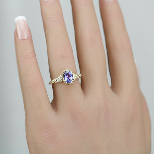 Anthea 18k Gold Ring with Natural Tanzanite and White Diamonds