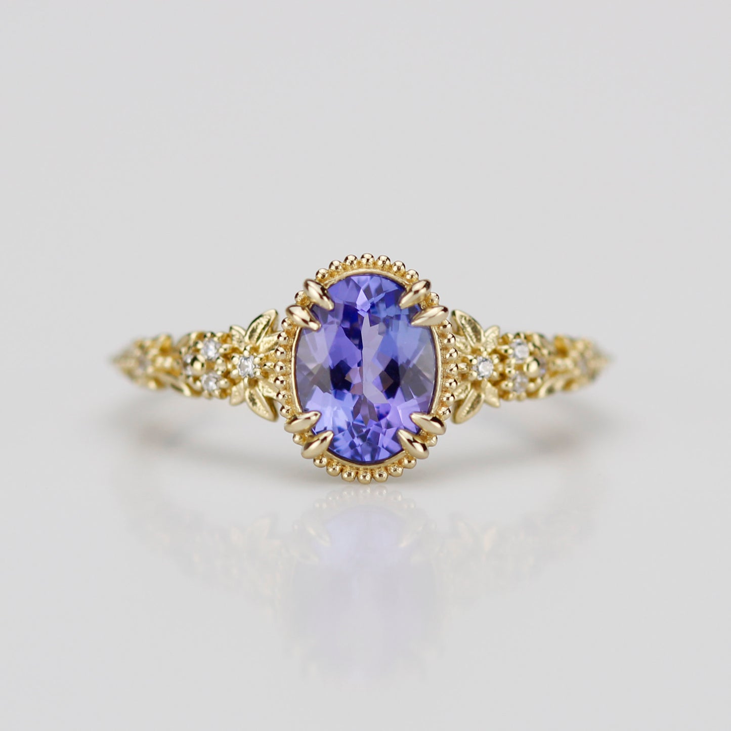 Anthea 18k Gold Ring with Natural Tanzanite and White Diamonds
