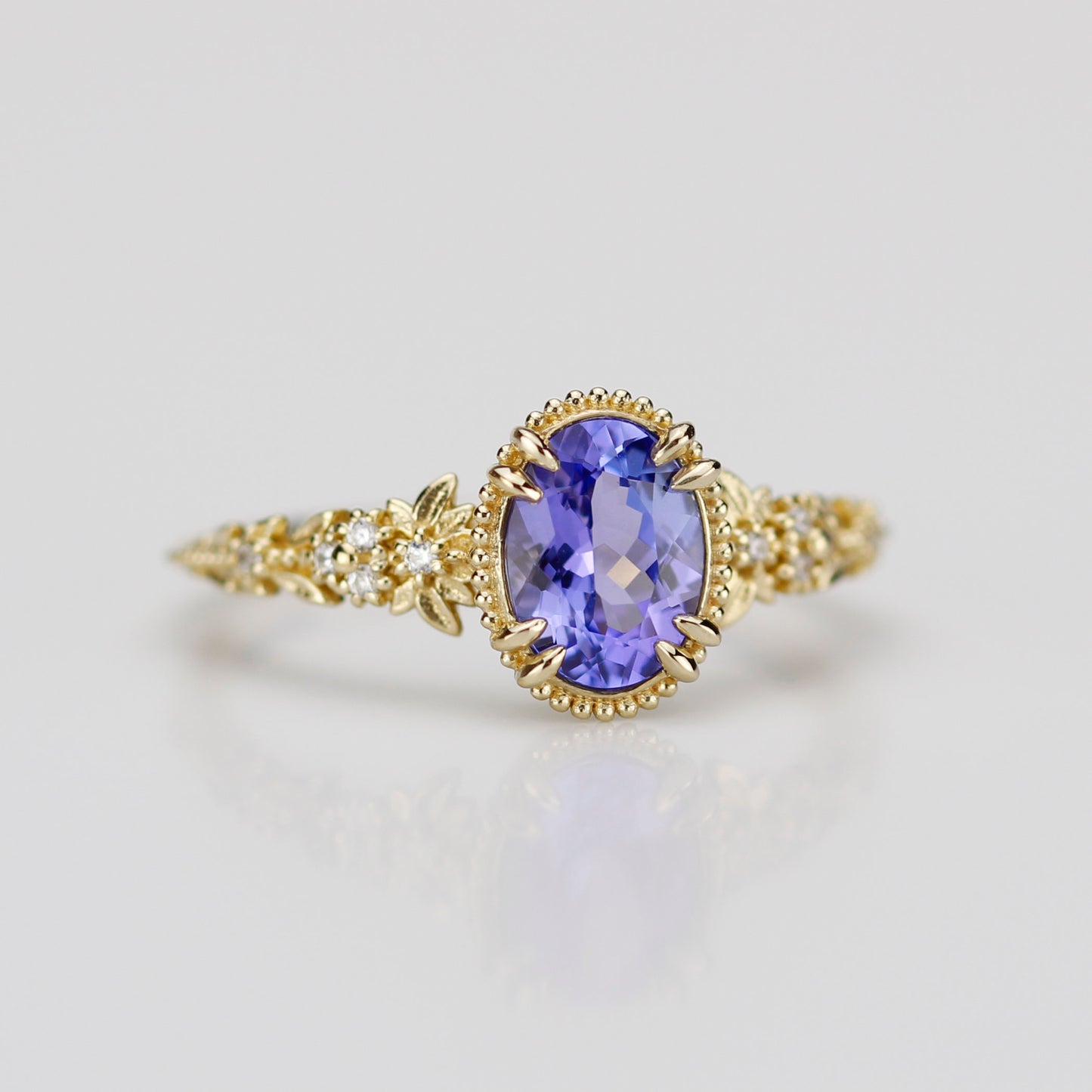 Anthea 18k Gold Ring with Natural Tanzanite and White Diamonds