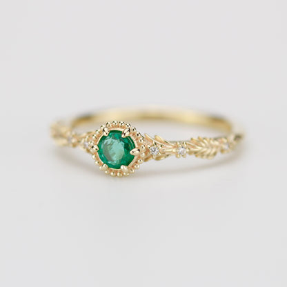 Emerald Ring with Leaves and Diamonds in 18k Gold - Round Rosmaris 4
