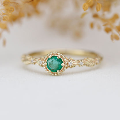 Emerald Ring with Leaves and Diamonds in 18k Gold - Round Rosmaris 4