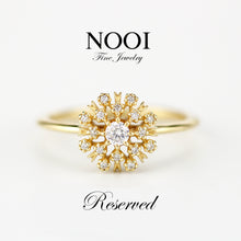 Laden Sie das Bild in den Galerie-Viewer, Ovaler Verlobungsring mit olivgrünem Saphir und Diamanten