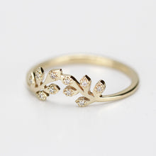 Load image into Gallery viewer, Dainty leaf ring, Leaf ring, small leaves wedding band, organic wedding band, leaf twig ring, twig ring, gold vine ring