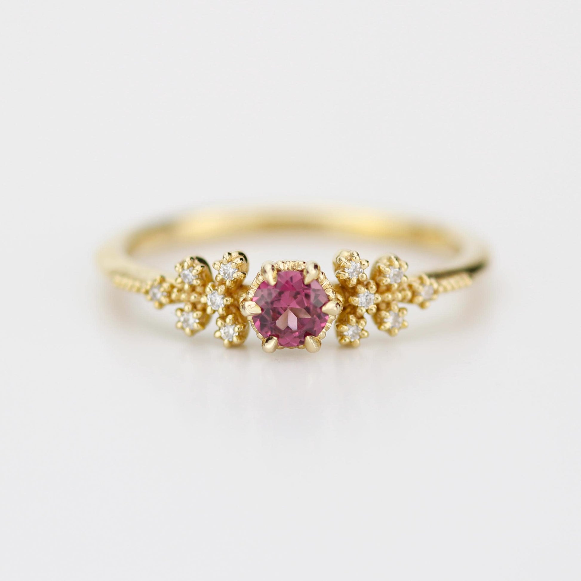 18k gold engagement ring garnet, Round garnet ring, vintage milgrain round cut garnet engagement ring, gold ring delicate