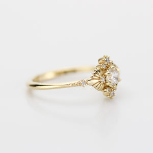VINTAGE White DIAMOND RING With Art Deco Leaf Perfect Gift For Anniversary Or Engagement – Antique 18k Yellow Solid Gold Gemstone Ring