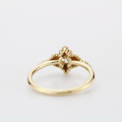 VINTAGE White DIAMOND RING With Art Deco Leaf Perfect Gift For Anniversary Or Engagement – Antique 18k Yellow Solid Gold Gemstone Ring
