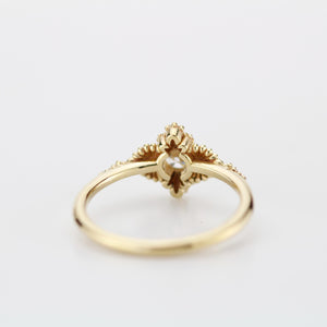 VINTAGE White DIAMOND RING With Art Deco Leaf Perfect Gift For Anniversary Or Engagement – Antique 18k Yellow Solid Gold Gemstone Ring