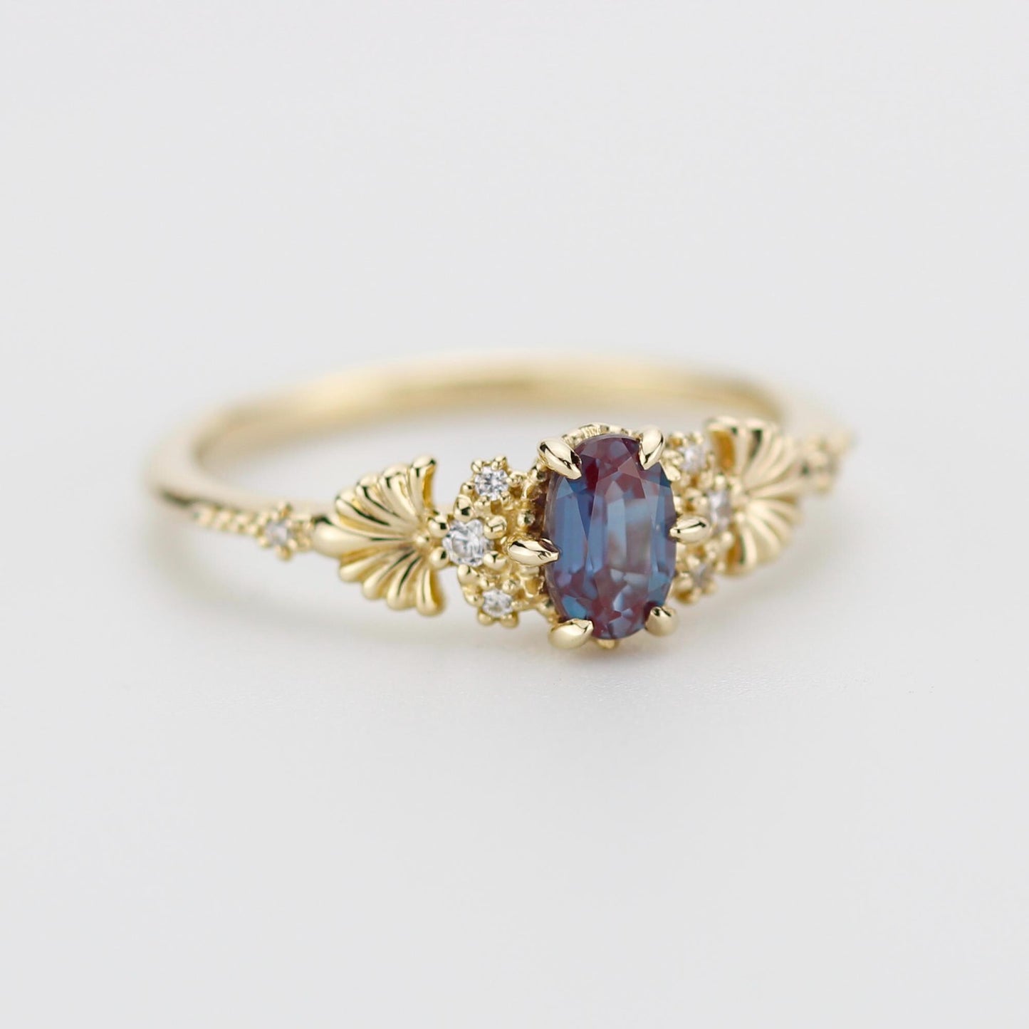 18K Gold Alexandrite Engagement Ring with Natural Diamond Side Stones – Vintage-Inspired Lab-Created Alexandrite Jewelry for Women