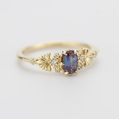 18K Gold Alexandrite Engagement Ring with Natural Diamond Side Stones – Vintage-Inspired Lab-Created Alexandrite Jewelry for Women