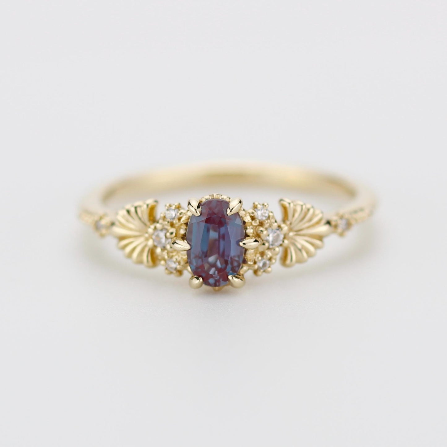 18K Gold Alexandrite Engagement Ring with Natural Diamond Side Stones – Vintage-Inspired Lab-Created Alexandrite Jewelry for Women