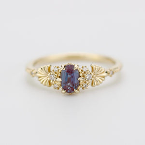 18K Gold Alexandrite Engagement Ring with Natural Diamond Side Stones – Vintage-Inspired Lab-Created Alexandrite Jewelry for Women