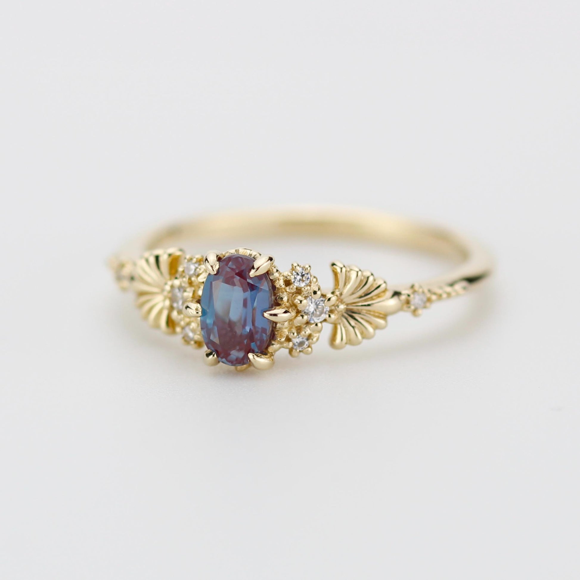 18K Gold Alexandrite Engagement Ring with Natural Diamond Side Stones – Vintage-Inspired Lab-Created Alexandrite Jewelry for Women