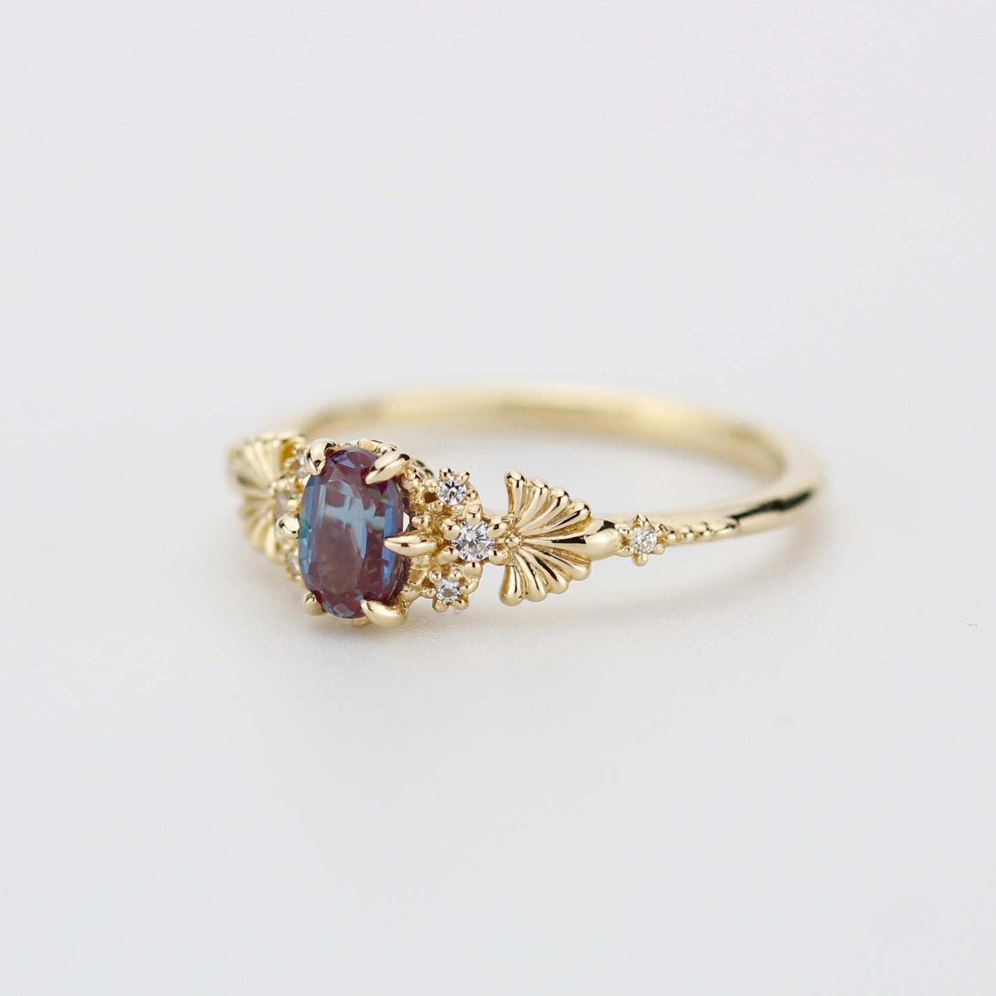 18K Gold Alexandrite Engagement Ring with Natural Diamond Side Stones – Vintage-Inspired Lab-Created Alexandrite Jewelry for Women
