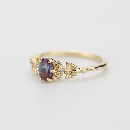 18K Gold Alexandrite Engagement Ring with Natural Diamond Side Stones – Vintage-Inspired Lab-Created Alexandrite Jewelry for Women