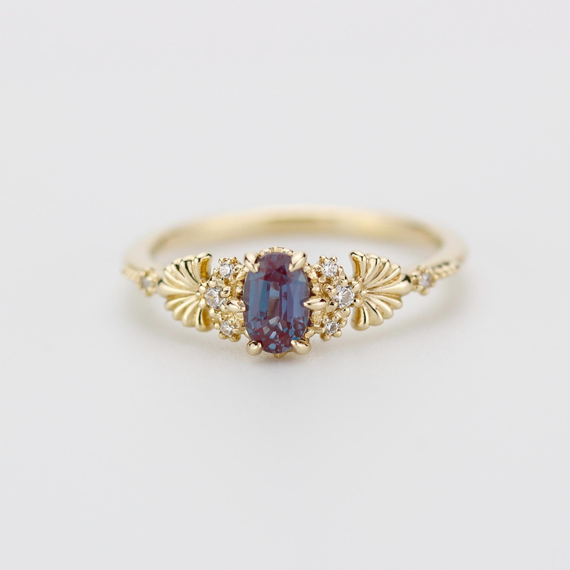 18K Gold Alexandrite Engagement Ring with Natural Diamond Side Stones – Vintage-Inspired Lab-Created Alexandrite Jewelry for Women