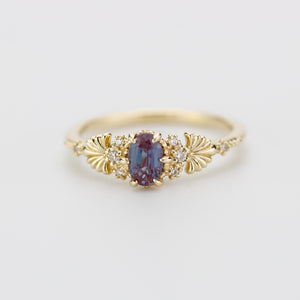 18K Gold Alexandrite Engagement Ring with Natural Diamond Side Stones – Vintage-Inspired Lab-Created Alexandrite Jewelry for Women