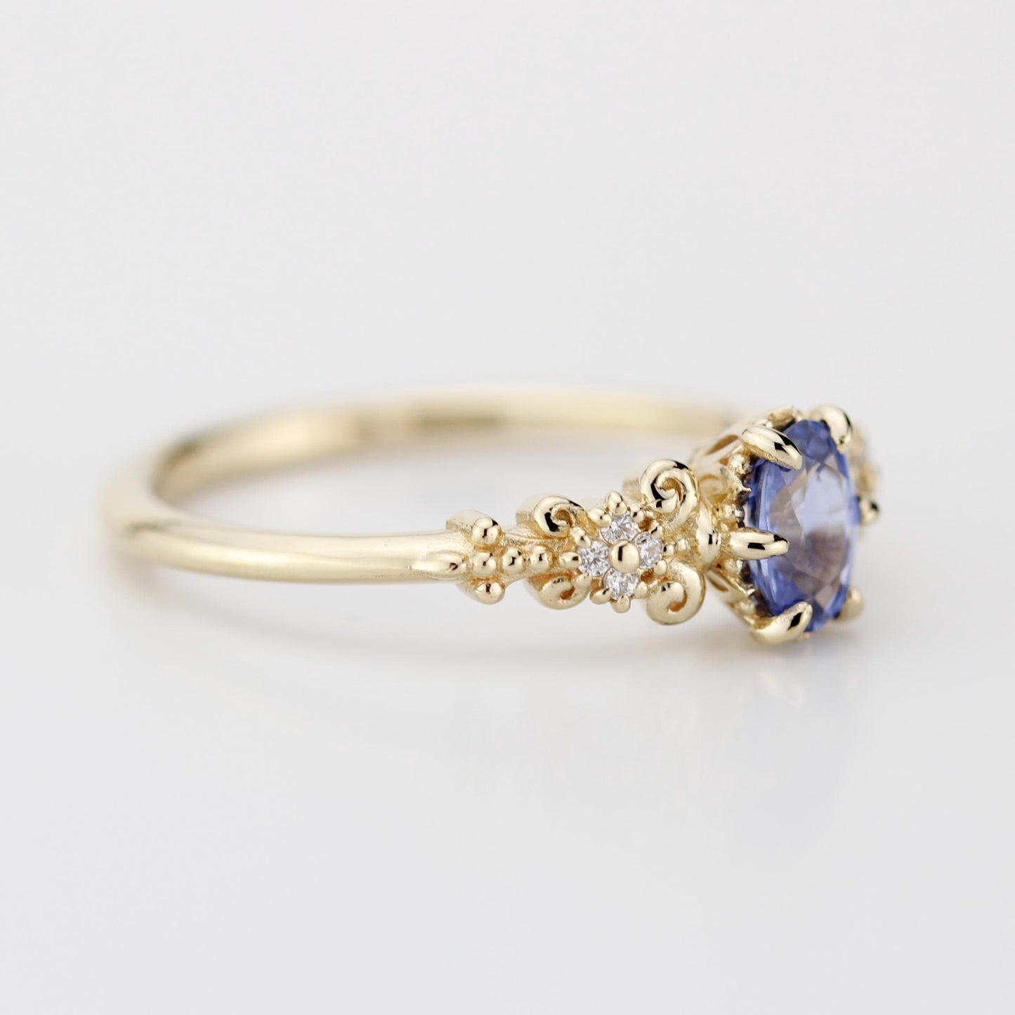 Oval blue sapphire and diamond engagement ring, vintage style engagement ring 18k gold