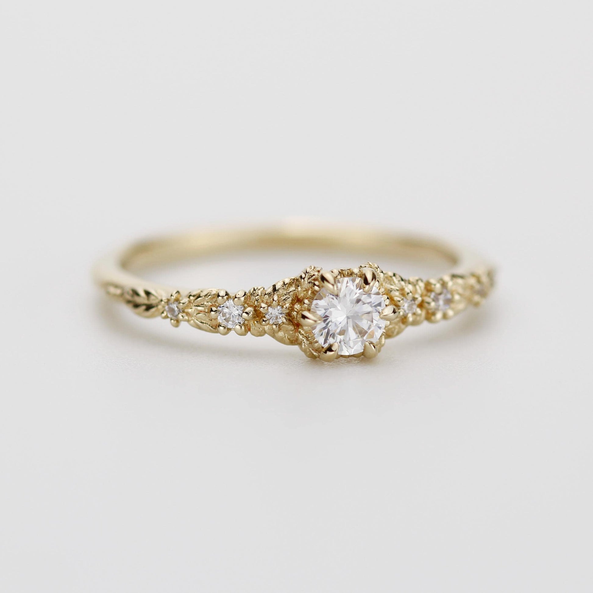 Vintage-Inspired 18K Gold Engagement Ring with round Natural Diamond, Leaf Detail, and Nature-Inspired Design, Unique Wedding Ring