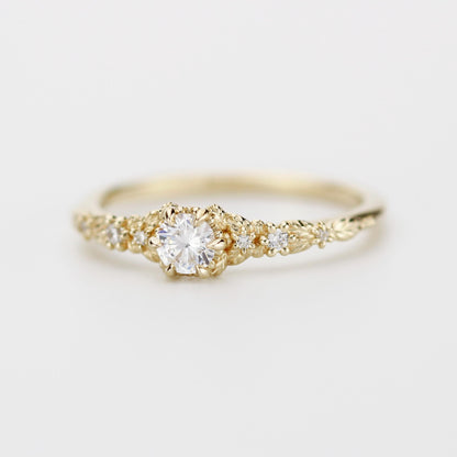 Vintage-Inspired 18K Gold Engagement Ring with round Natural Diamond, Leaf Detail, and Nature-Inspired Design, Unique Wedding Ring