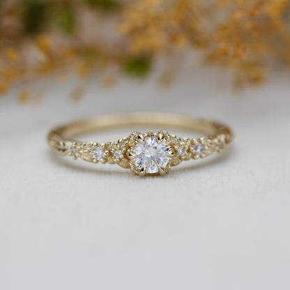 Vintage-Inspired 18K Gold Engagement Ring with round Natural Diamond, Leaf Detail, and Nature-Inspired Design, Unique Wedding Ring
