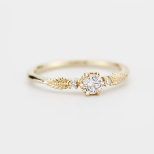 Vintage Style Round Diamond Engagement Ring, Simple Three Stone Design in 18k Solid Gold with Natural Diamonds