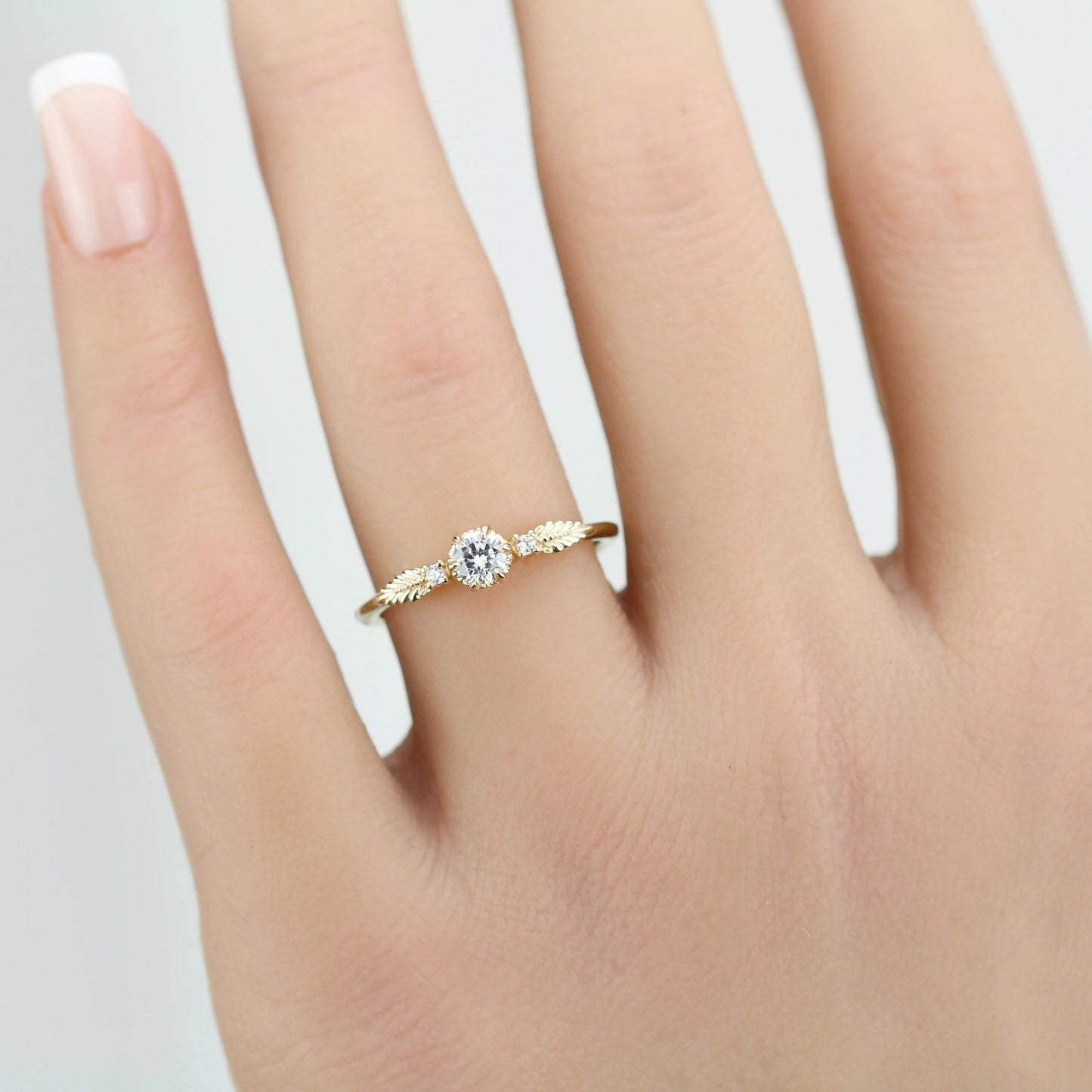 Vintage Style Round Diamond Engagement Ring, Simple Three Stone Design in 18k Solid Gold with Natural Diamonds