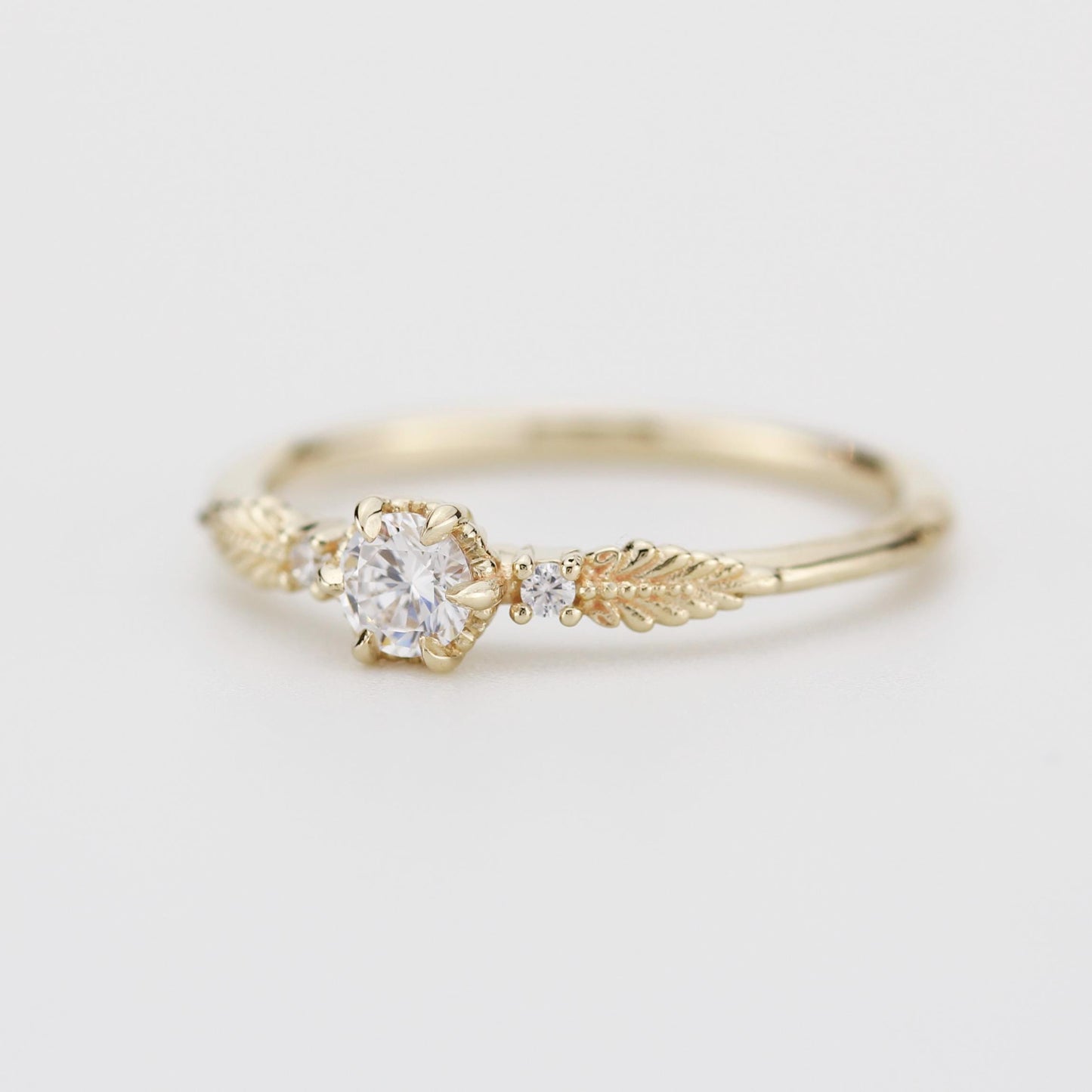 Vintage Style Round Diamond Engagement Ring, Simple Three Stone Design in 18k Solid Gold with Natural Diamonds