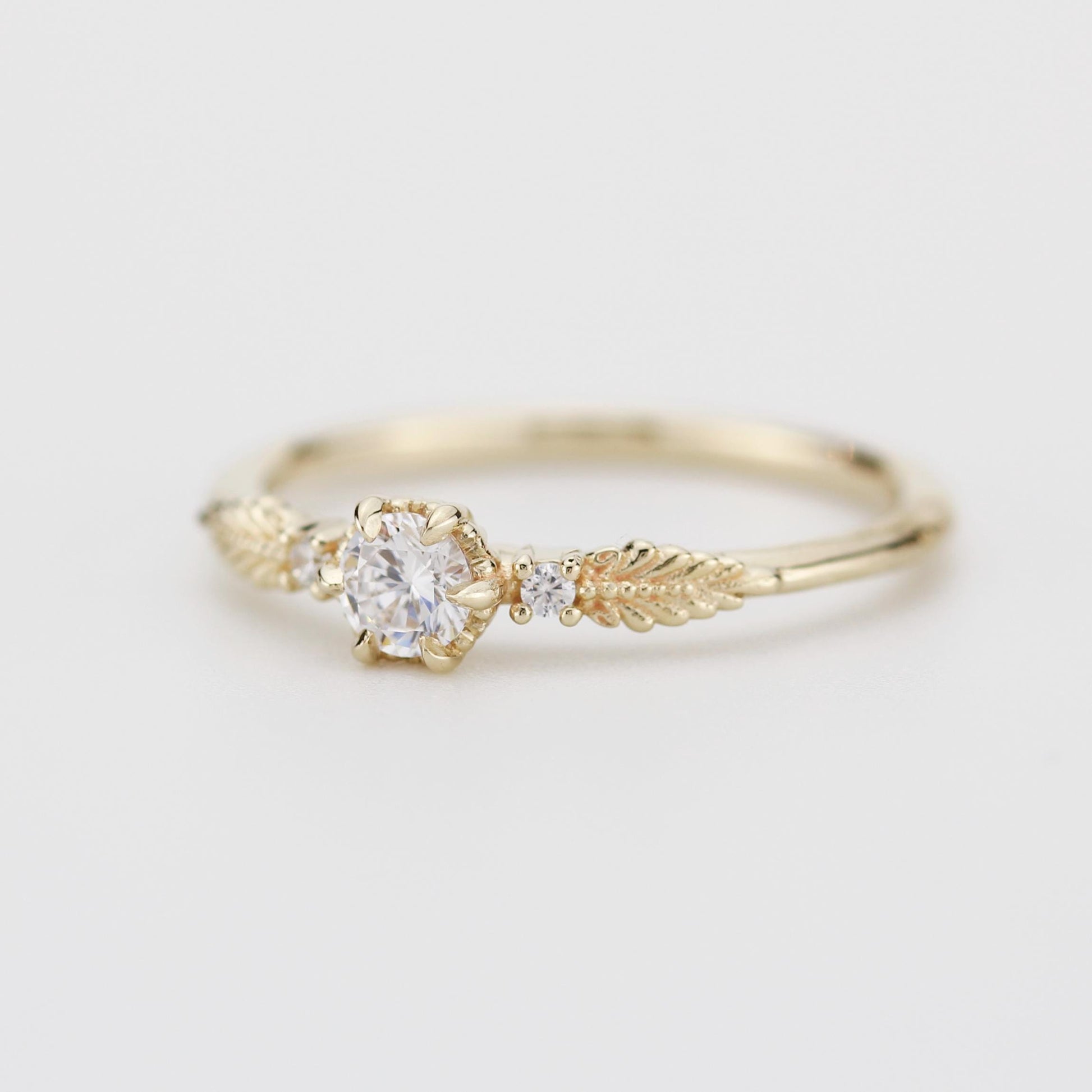 Vintage Style Round Diamond Engagement Ring, Simple Three Stone Design in 18k Solid Gold with Natural Diamonds