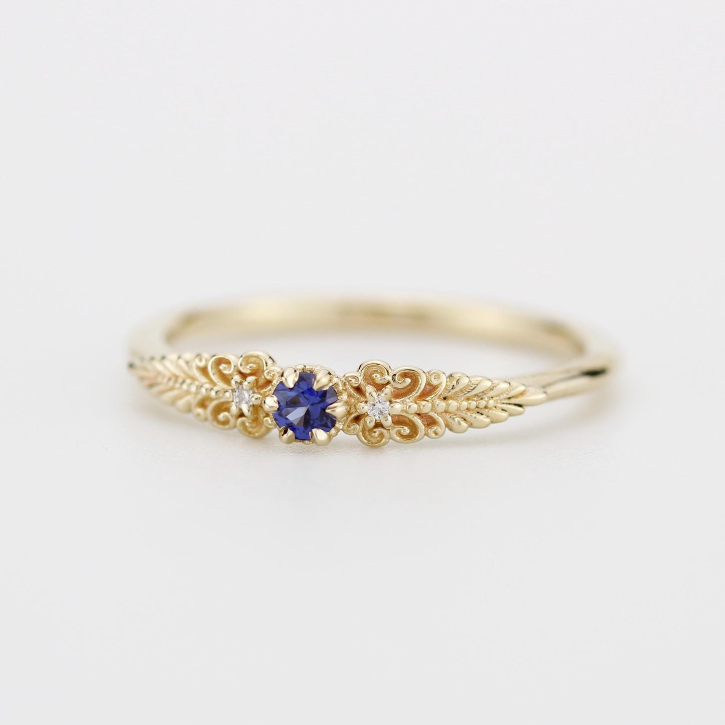 Vintage-Inspired Blue Sapphire and Diamond Ring in 18k solid Gold