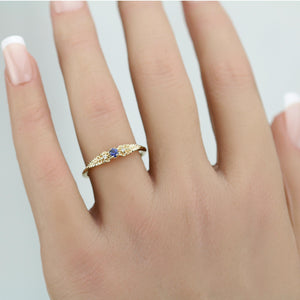 Vintage-Inspired Blue Sapphire and Diamond Ring in 18k solid Gold