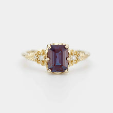 Charger l&#39;image dans la galerie, Alexandrite Diamond Ring 18K Gold Floral Engagement Ring Handmade Italian Heirloom Jewelry