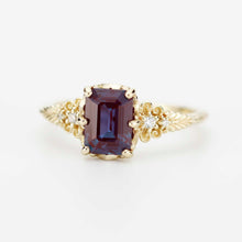 Charger l&#39;image dans la galerie, Alexandrite Diamond Ring 18K Gold Floral Engagement Ring Handmade Italian Heirloom Jewelry