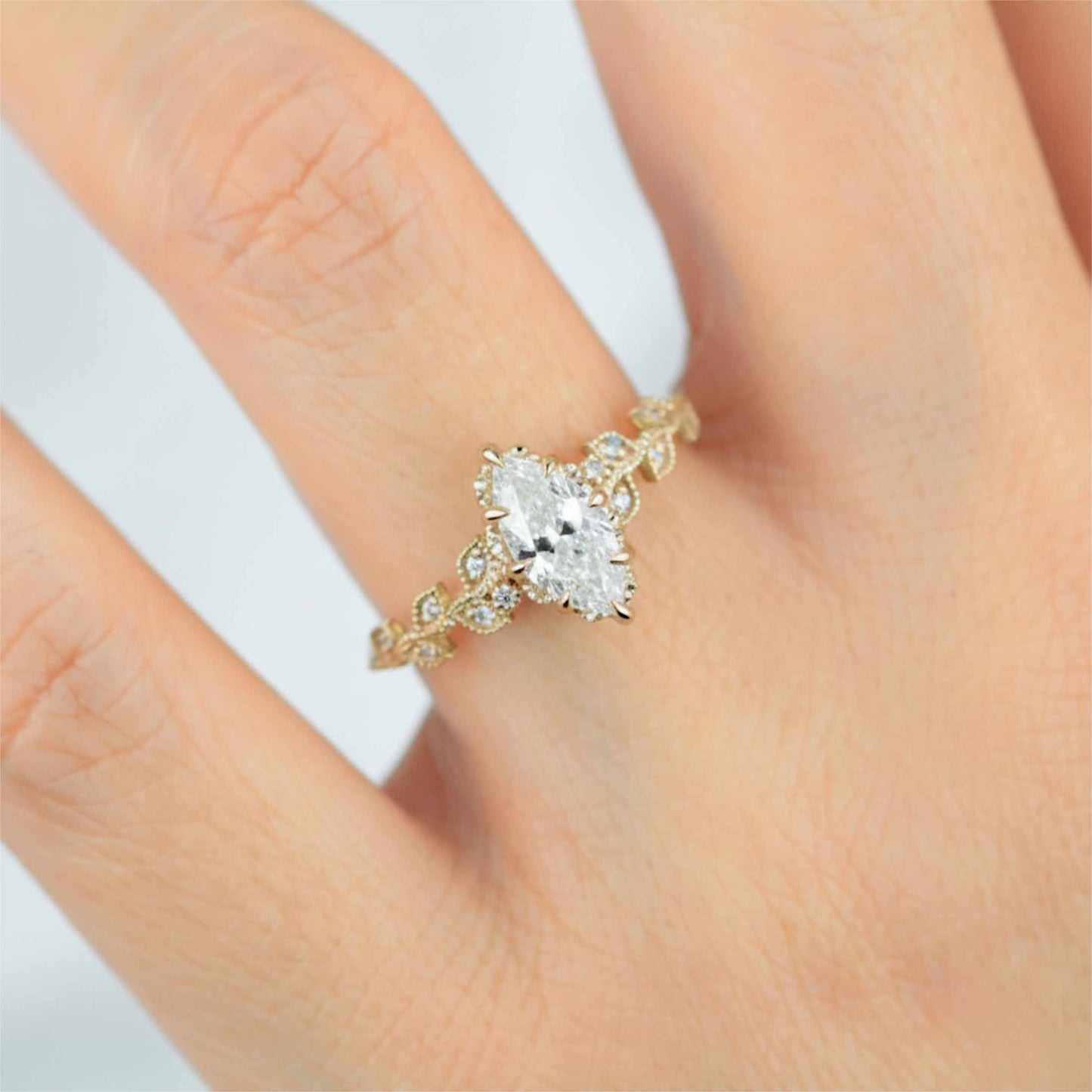Zertifizierter Moissanit-Blattring (10 x 5 mm, Marquise-Schliff) | 18 Karat Gold und Diamanten