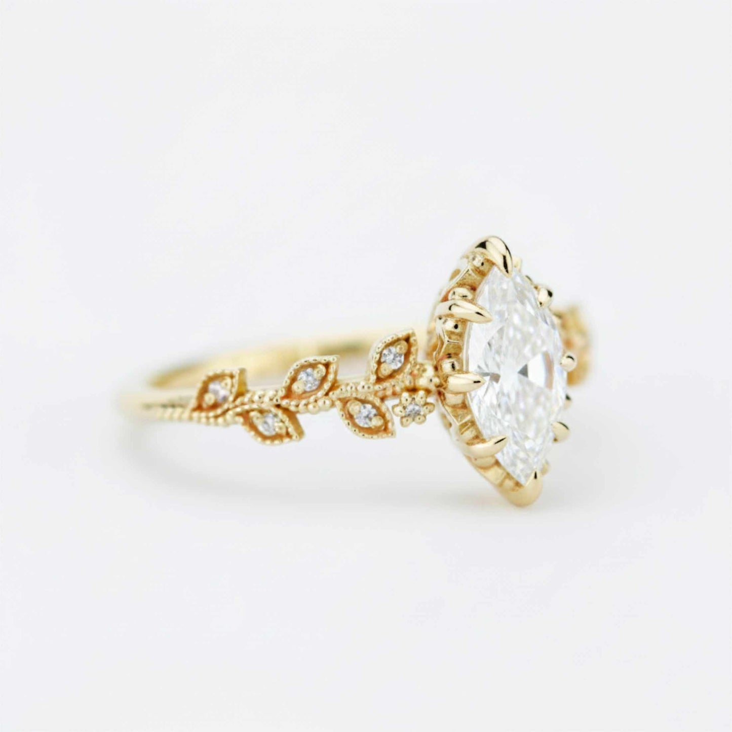 Zertifizierter Moissanit-Blattring (10 x 5 mm, Marquise-Schliff) | 18 Karat Gold und Diamanten