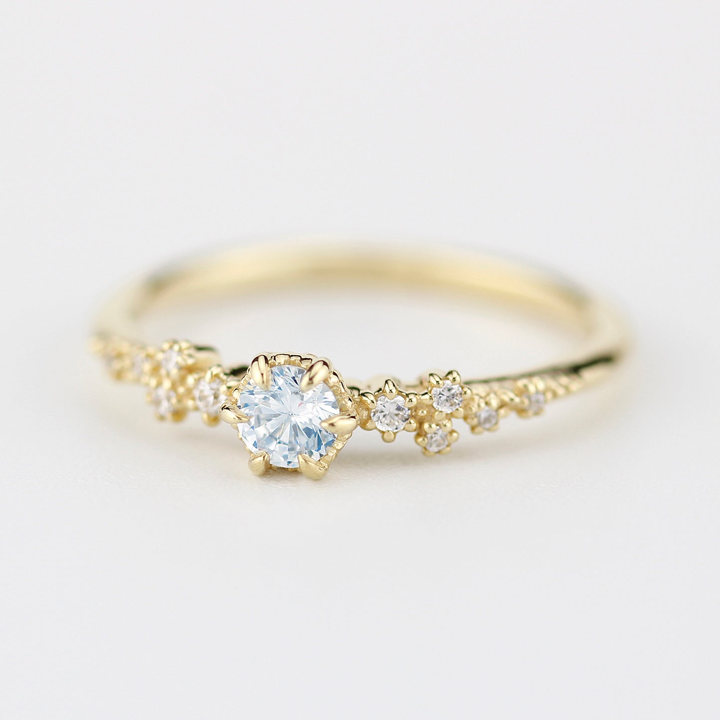 Schlichter Verlobungsring mit Aquamarin und Diamanten, minimalistischer Verlobungsring | R295AQ