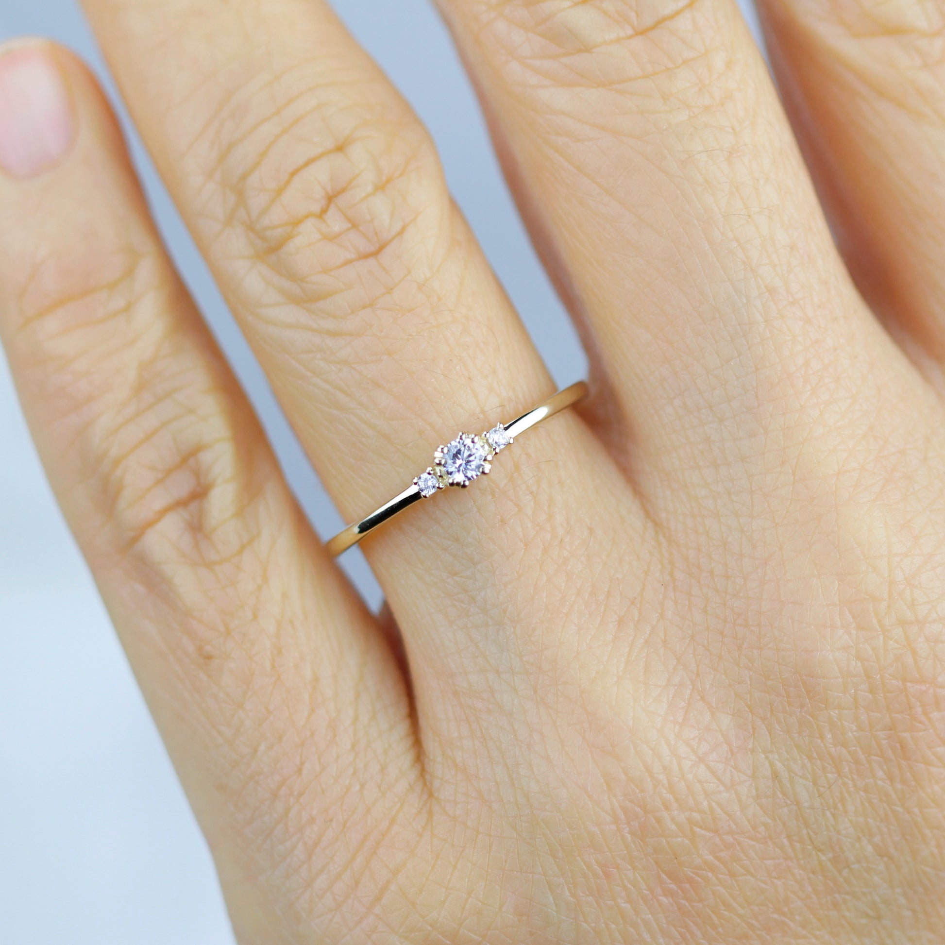 Three stone engagement rings round | simple and delicate diamond engagement ring - NOOI JEWELRY