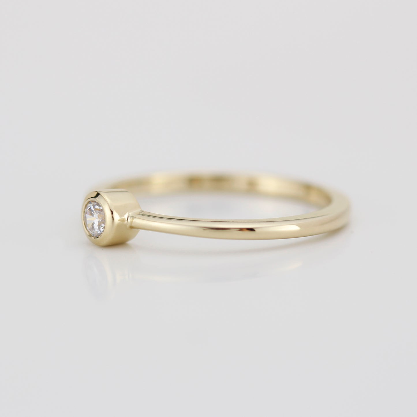 Round bezel set engagement ring | 3mm  bezel set engagement ring round R149 - NOOI JEWELRY